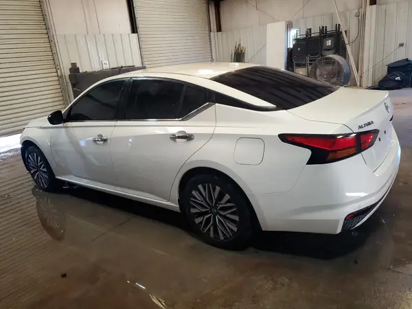 1N4BL4DV8RN432757 2024 NISSAN ALTIMA - Image 2