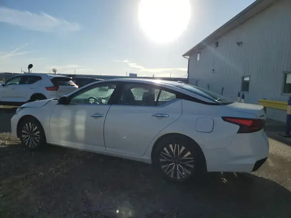 1N4BL4DV8SN303682 2025 NISSAN ALTIMA - Image 2