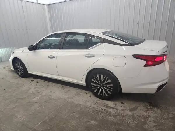 1N4BL4DV8SN303732 2025 NISSAN ALTIMA - Image 2
