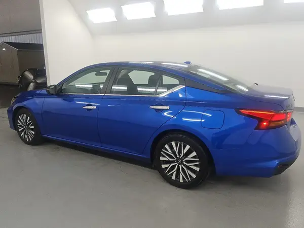 1N4BL4DV8SN304542 2025 NISSAN ALTIMA - Image 2