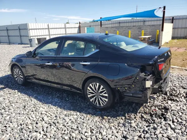 1N4BL4DV8SN305724 2025 NISSAN ALTIMA - Image 2