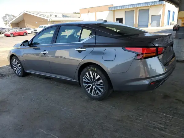 1N4BL4DV8SN306887 2025 NISSAN ALTIMA - Image 2