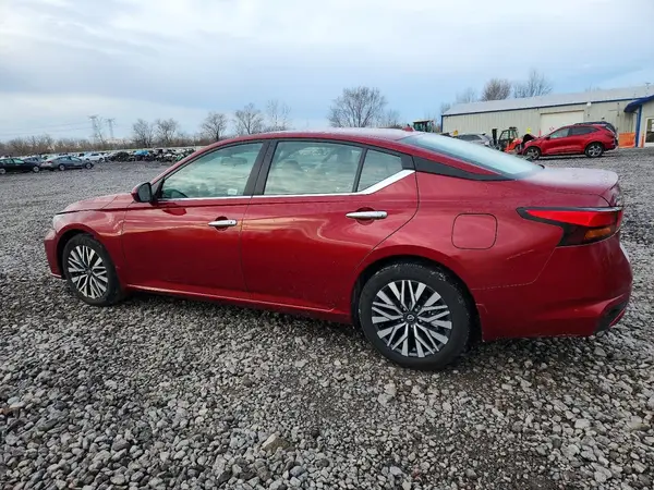 1N4BL4DV8SN313256 2025 NISSAN ALTIMA - Image 2