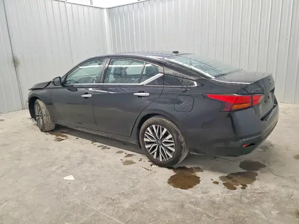 1N4BL4DV8SN322913 2025 NISSAN ALTIMA - Image 2