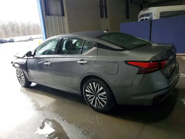 1N4BL4DV8SN333104 2025 NISSAN ALTIMA - Image 2