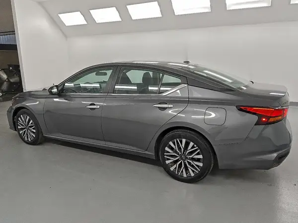 1N4BL4DV8SN337363 2025 NISSAN ALTIMA - Image 2