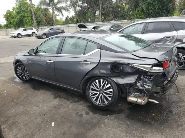 1N4BL4DV8SN337377 2025 NISSAN ALTIMA - Image 2