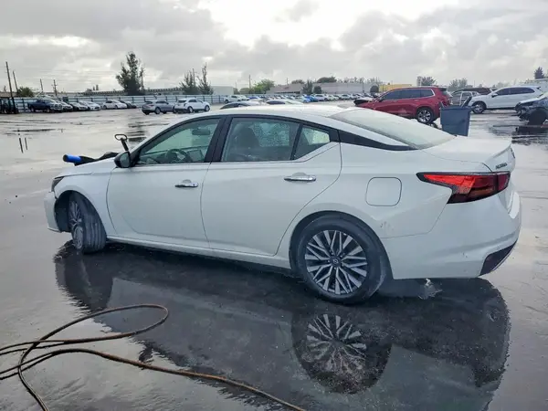 1N4BL4DV8SN339517 2025 NISSAN ALTIMA - Image 2