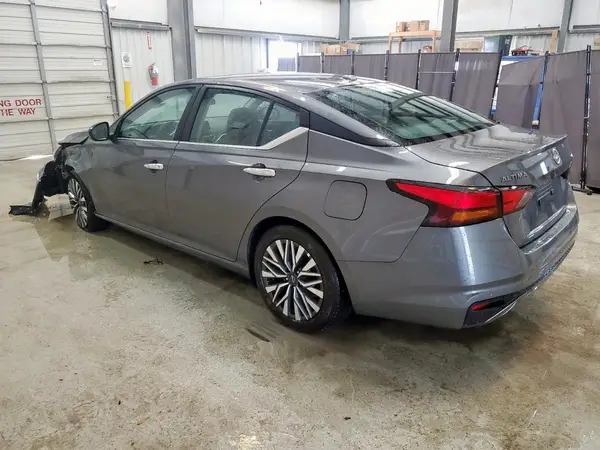 1N4BL4DV8SN340294 2025 NISSAN ALTIMA - Image 2