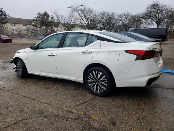 1N4BL4DV8SN345978 2025 NISSAN ALTIMA - Image 2