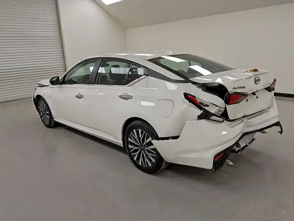 1N4BL4DV8SN348072 2025 NISSAN ALTIMA - Image 2