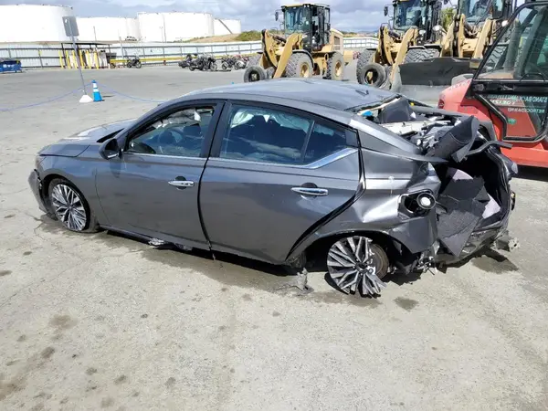 1N4BL4DV8SN349738 2025 NISSAN ALTIMA - Image 2
