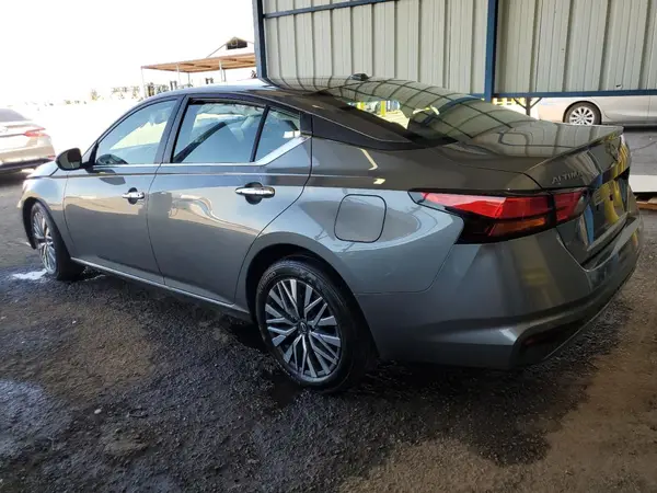 1N4BL4DV8SN350503 2025 NISSAN ALTIMA - Image 2
