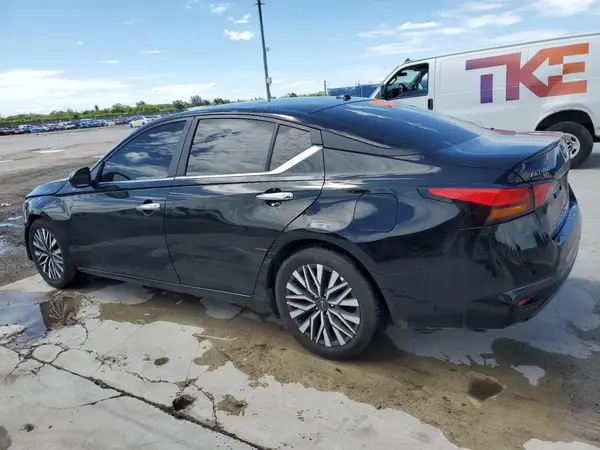 1N4BL4DV8SN351411 2025 NISSAN ALTIMA - Image 2