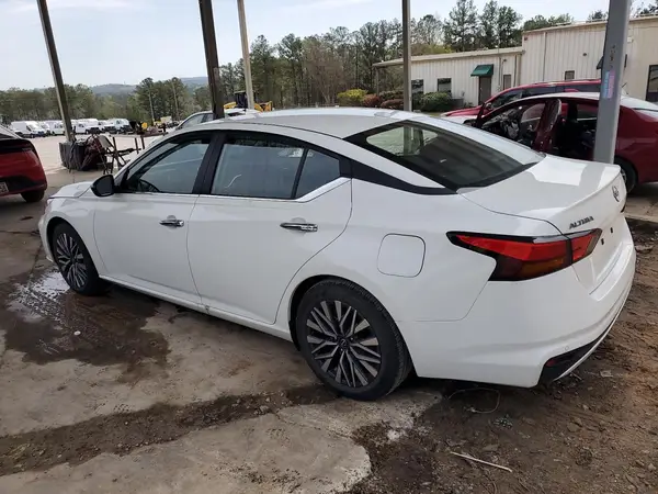 1N4BL4DV8SN353725 2025 NISSAN ALTIMA - Image 2