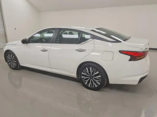 1N4BL4DV8SN353935 2025 NISSAN ALTIMA - Image 2