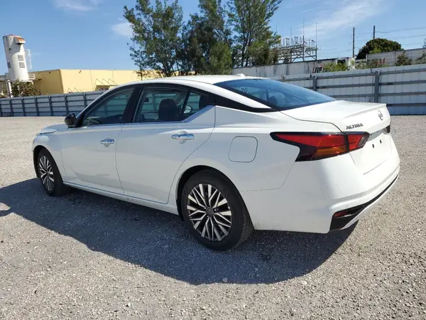 1N4BL4DV8SN354390 2025 NISSAN ALTIMA - Image 2
