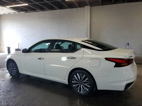 1N4BL4DV8SN357502 2025 NISSAN ALTIMA - Image 2