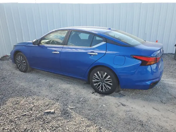 1N4BL4DV8SN359556 2025 NISSAN ALTIMA - Image 2