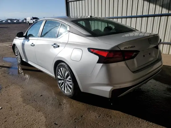 1N4BL4DV8SN365289 2025 NISSAN ALTIMA - Image 2
