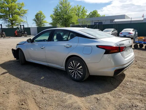 1N4BL4DV8SN366152 2025 NISSAN ALTIMA - Image 2