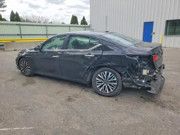 1N4BL4DV8SN368208 2025 NISSAN ALTIMA - Image 2