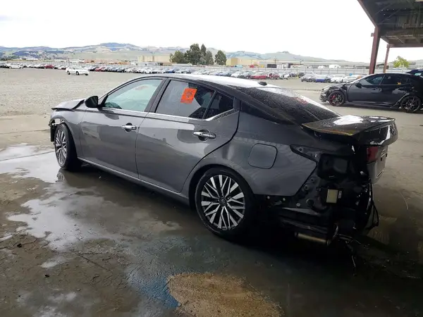 1N4BL4DV8SN368774 2025 NISSAN ALTIMA - Image 2