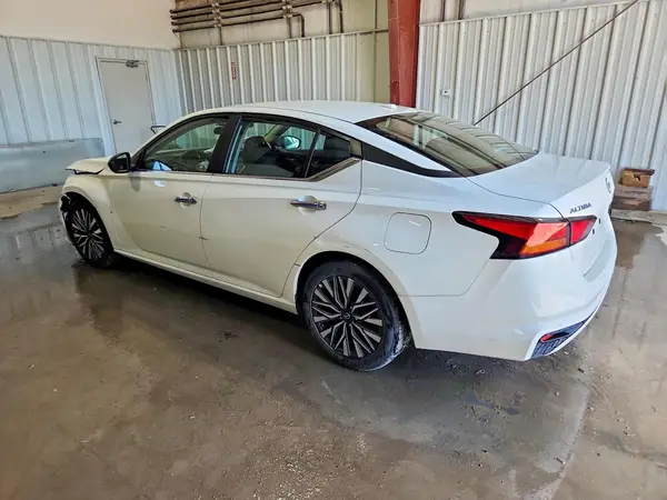 1N4BL4DV8SN375692 2025 NISSAN ALTIMA - Image 2