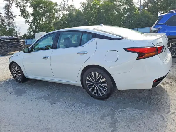 1N4BL4DV8SN378494 2025 NISSAN ALTIMA - Image 2