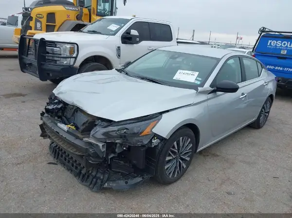 1N4BL4DV8SN378768 2025 NISSAN ALTIMA - Image 2