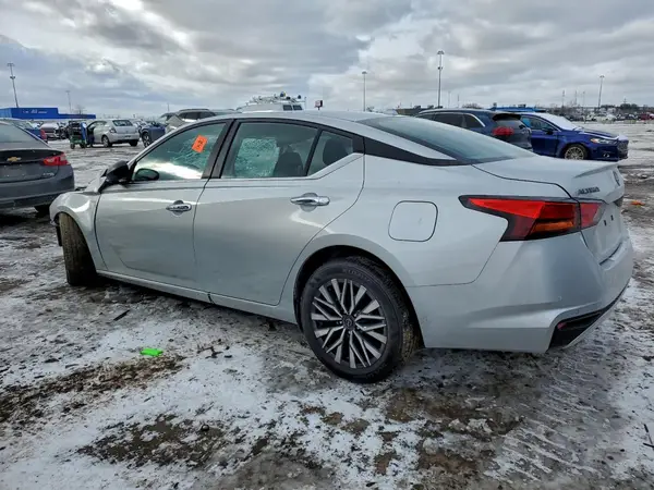 1N4BL4DV8SN379970 2025 NISSAN ALTIMA - Image 2