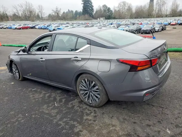 1N4BL4DV8SN381699 2025 NISSAN ALTIMA - Image 2