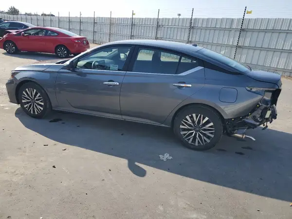 1N4BL4DV8SN382867 2025 NISSAN ALTIMA - Image 2