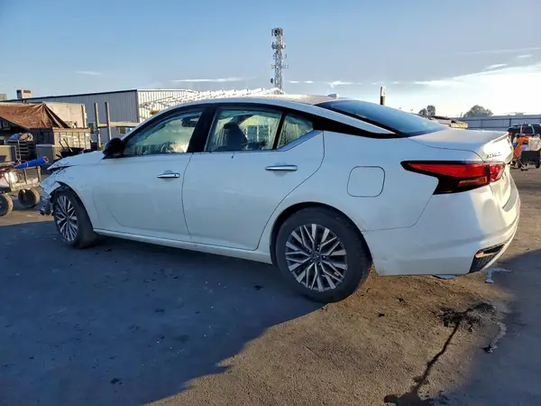 1N4BL4DV8SN383873 2025 NISSAN ALTIMA - Image 2