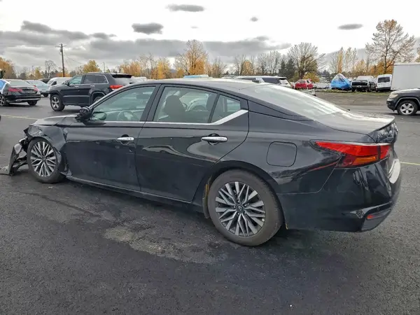 1N4BL4DV8SN385767 2025 NISSAN ALTIMA - Image 2