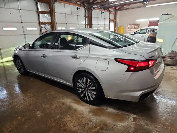 1N4BL4DV8SN386417 2025 NISSAN ALTIMA - Image 2