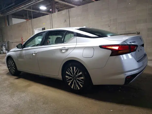 1N4BL4DV8SN387020 2025 NISSAN ALTIMA - Image 2