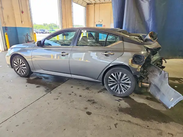 1N4BL4DV8SN388961 2025 NISSAN ALTIMA - Image 2