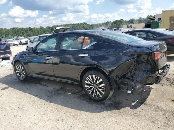 1N4BL4DV8SN391228 2025 NISSAN ALTIMA - Image 2