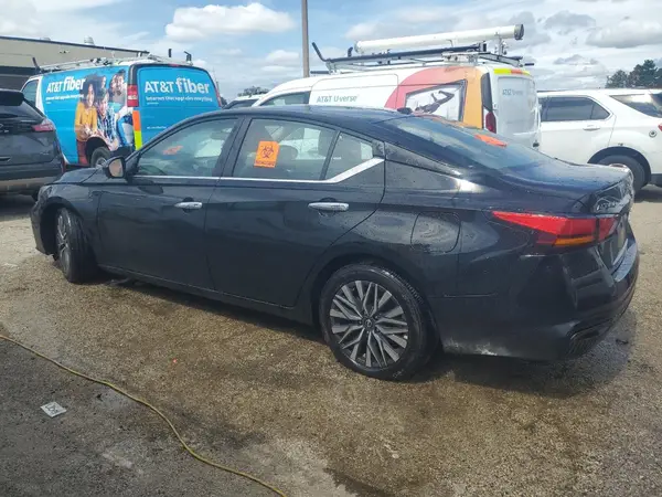 1N4BL4DV8SN392170 2025 NISSAN ALTIMA - Image 2