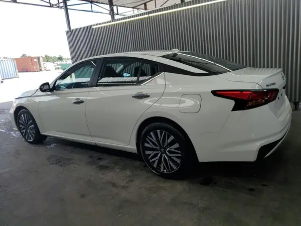 1N4BL4DV8SN392816 2025 NISSAN ALTIMA - Image 2