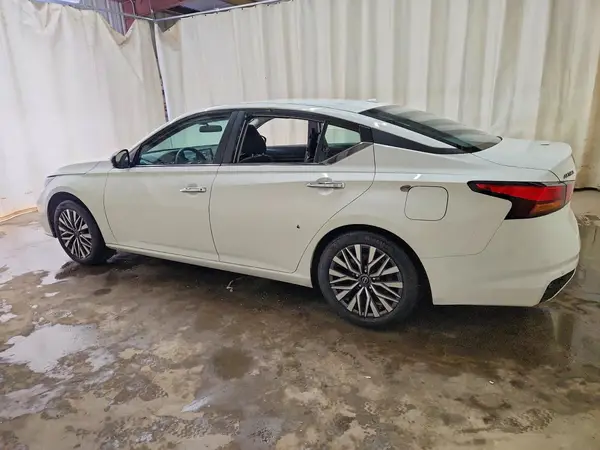 1N4BL4DV8SN393481 2025 NISSAN ALTIMA - Image 2