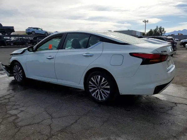 1N4BL4DV8SN393884 2025 NISSAN ALTIMA - Image 2