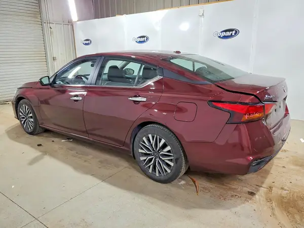 1N4BL4DV8SN394856 2025 NISSAN ALTIMA - Image 2