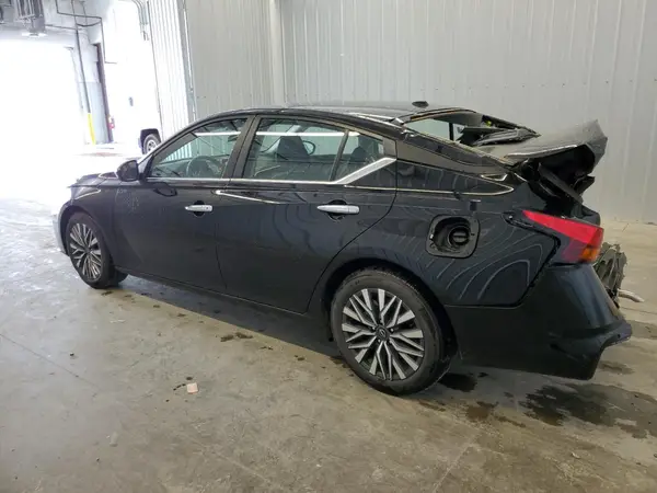 1N4BL4DV8SN401885 2025 NISSAN ALTIMA - Image 2