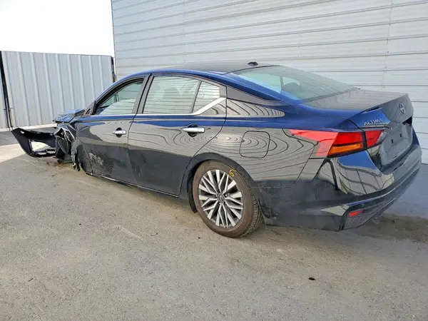 1N4BL4DV8SN402275 2025 NISSAN ALTIMA - Image 2