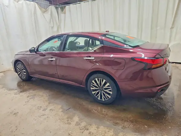 1N4BL4DV8SN402647 2025 NISSAN ALTIMA - Image 2