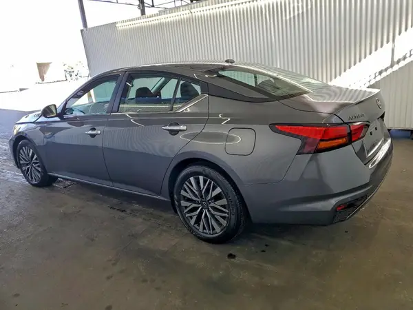 1N4BL4DV8SN404835 2025 NISSAN ALTIMA - Image 2