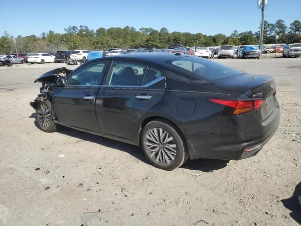 1N4BL4DV8SN406813 2025 NISSAN ALTIMA - Image 2