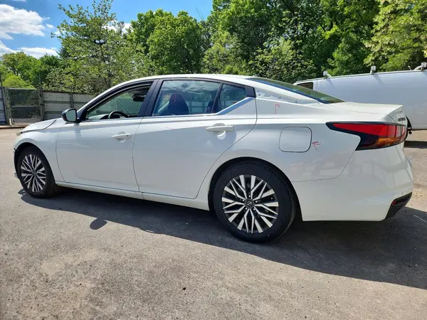 1N4BL4DV8TN317325 2026 NISSAN ALTIMA - Image 2